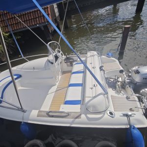 Motorboot: Leevin (8 PS Führerscheinfrei)